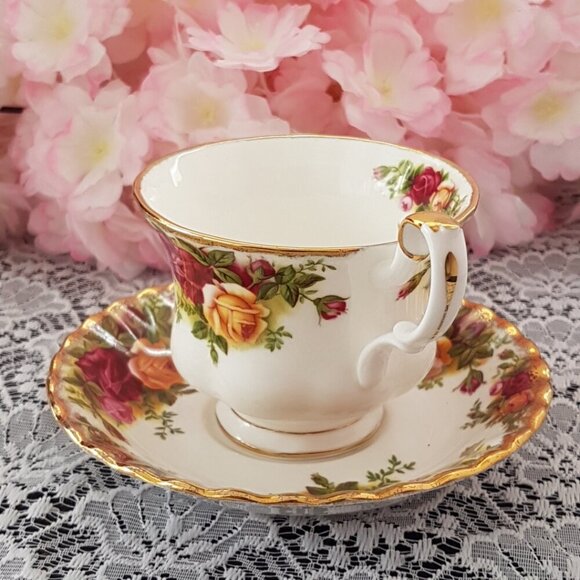 Royal Albert Old Country Roses Tea Cup & Saucer Bone China England 1962 - Picture 5 of 10